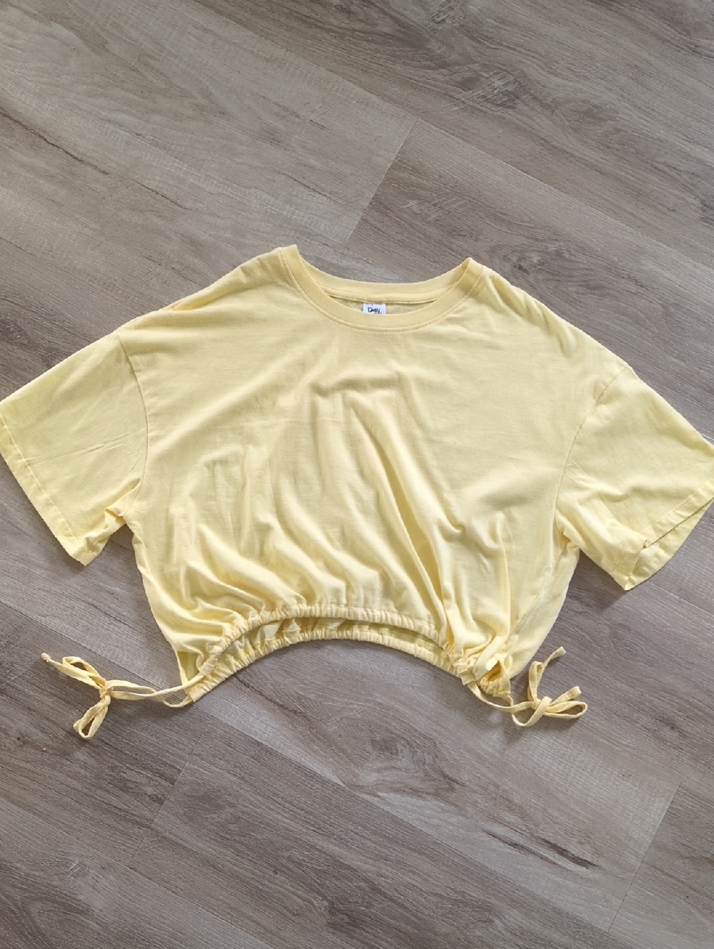 Light Yellow Crew Neck Cinch-Hem Crop Top - Tee Shirt